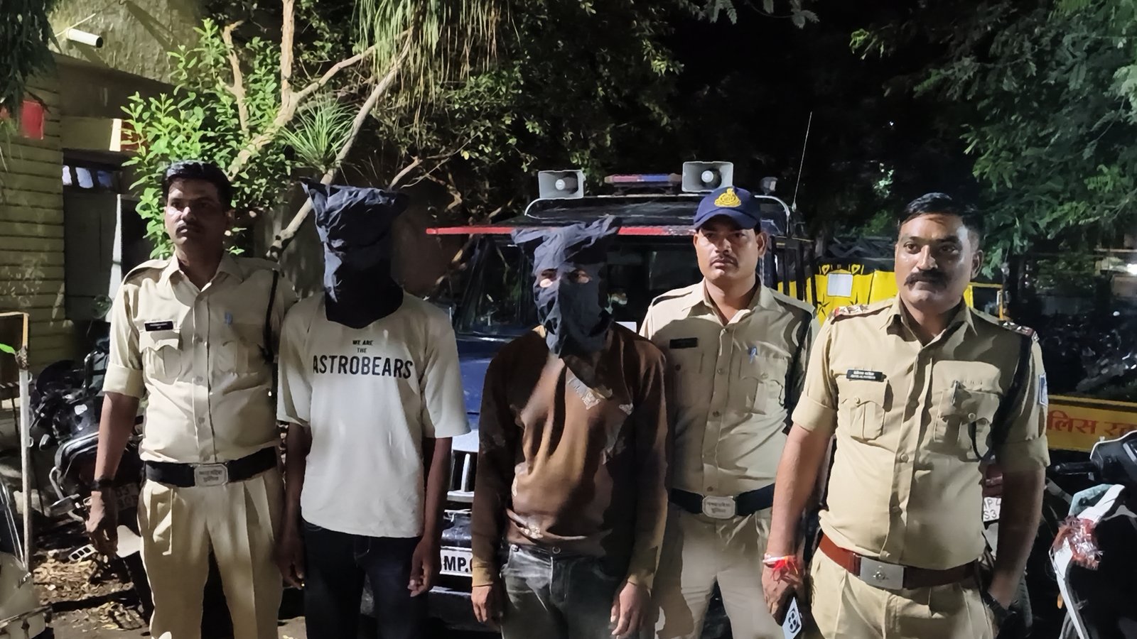 फोटो खींचकर व्हाट्सएप ग्रुप पर करते थे वायरल: रेकी कर चोरी करने वाला शातिर बदमाश गिरफ्तार, 20-25 लोगों का गैंग सक्रिय