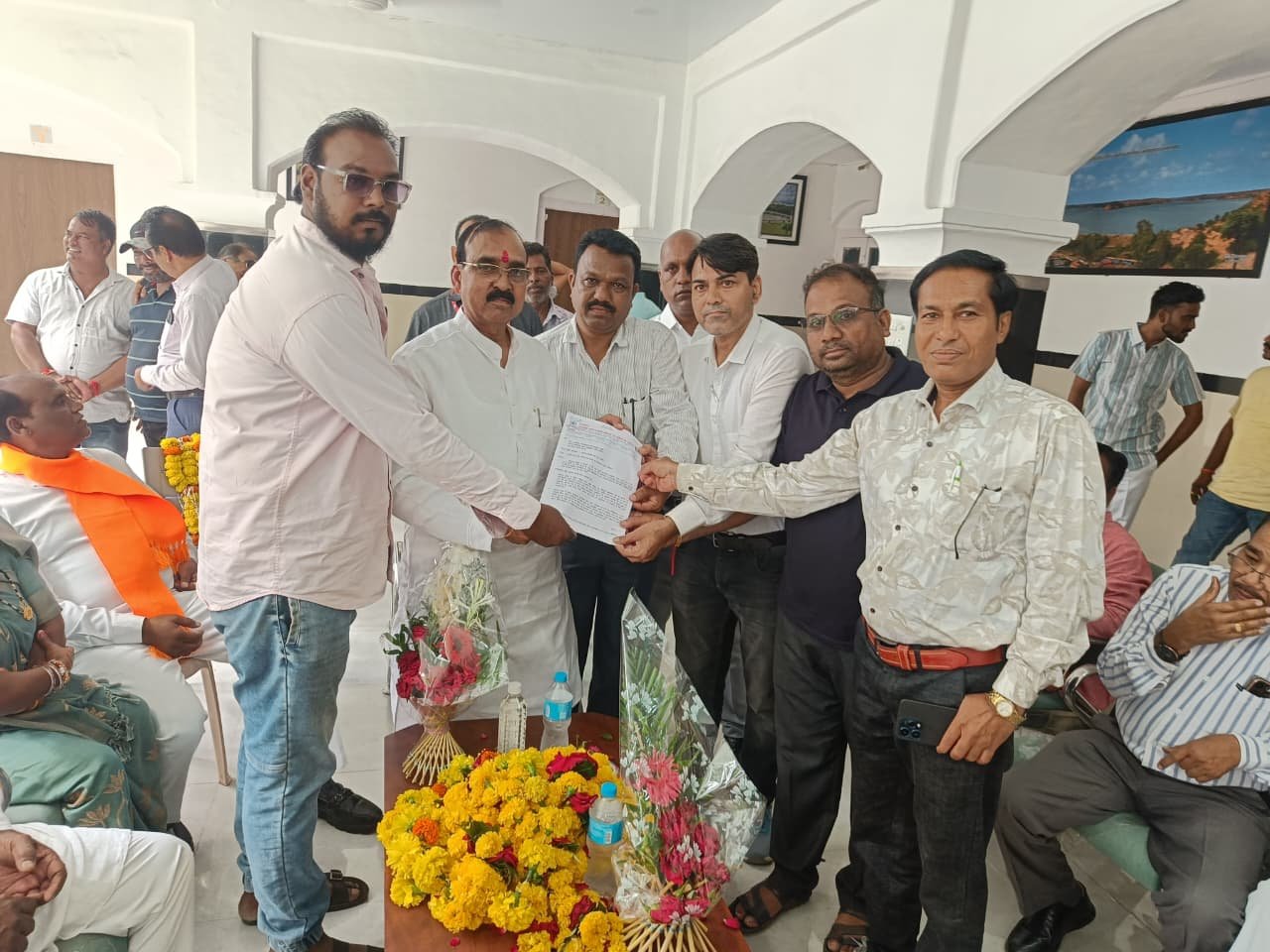 मध्यप्रदेश राज्य अनुसूचित जाति आयोग के सदस्य रामलाल मालवीयजी के रतलाम प्रवास पर अजाक्स संगठन ने भेट कर स्वागत किया ।