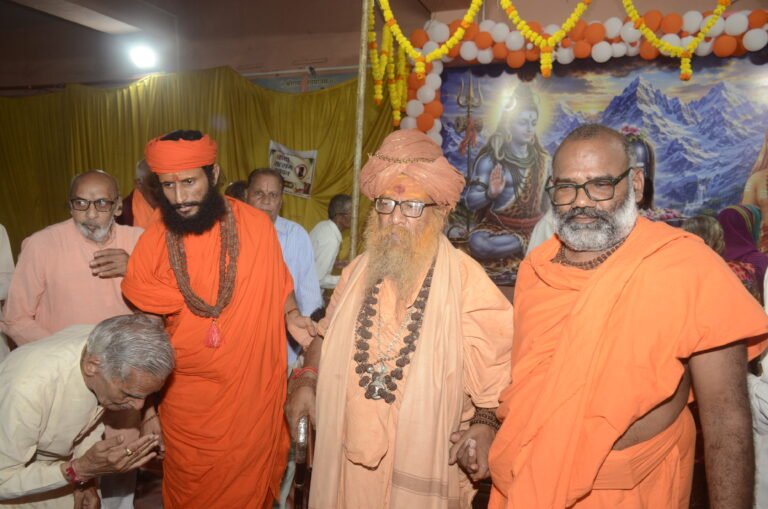 भगवान कृष्ण की गोपियों संग प्रेम लीला भक्ति और समर्पण का प्रतीक : स्वामी विशोकानंद जी भारती