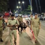 फौजी से मारपीट के आरोपियों का पुलिस ने निकाला जुलूस, कान पकड़वाकर सड़क पर घुमाया