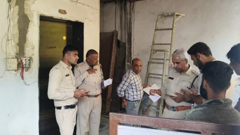 गांधी नगर में आंध्र प्रदेश के युवक ने फांसी लगाकर की आत्महत्या, जांच में जुटी पुलिस