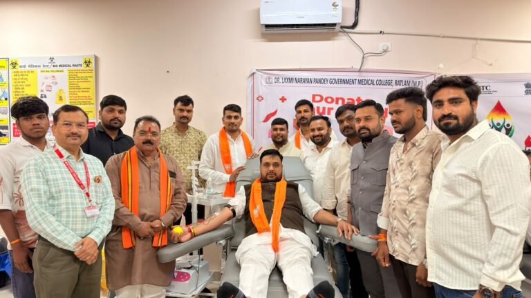 भारतीय जनता युवा मोर्चा द्वारा प्रधानमंत्री नरेंद्र मोदी के जन्मदिन पर रक्तदान शिविर का आयोजन हुआ ।