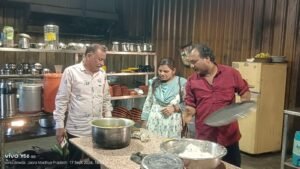 जावरा में खाद्य सुरक्षा विभाग की कार्रवाई, मिलावट की शंका पर दही के नमूने लिये