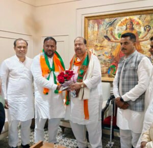 अल्‍पसंख्‍यक मोर्चे के नवनियुक्‍त प्रदेशाध्‍यक्ष द्वारा एमएसएमई मंत्री चेतन्य काश्‍यप से सौजन्‍य भेंट