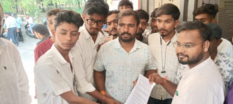 शासकीय ITI रतलाम में विद्यार्थियों की समस्याओं को लेकर NSUI ने प्राचार्य को सौंपा ज्ञापन