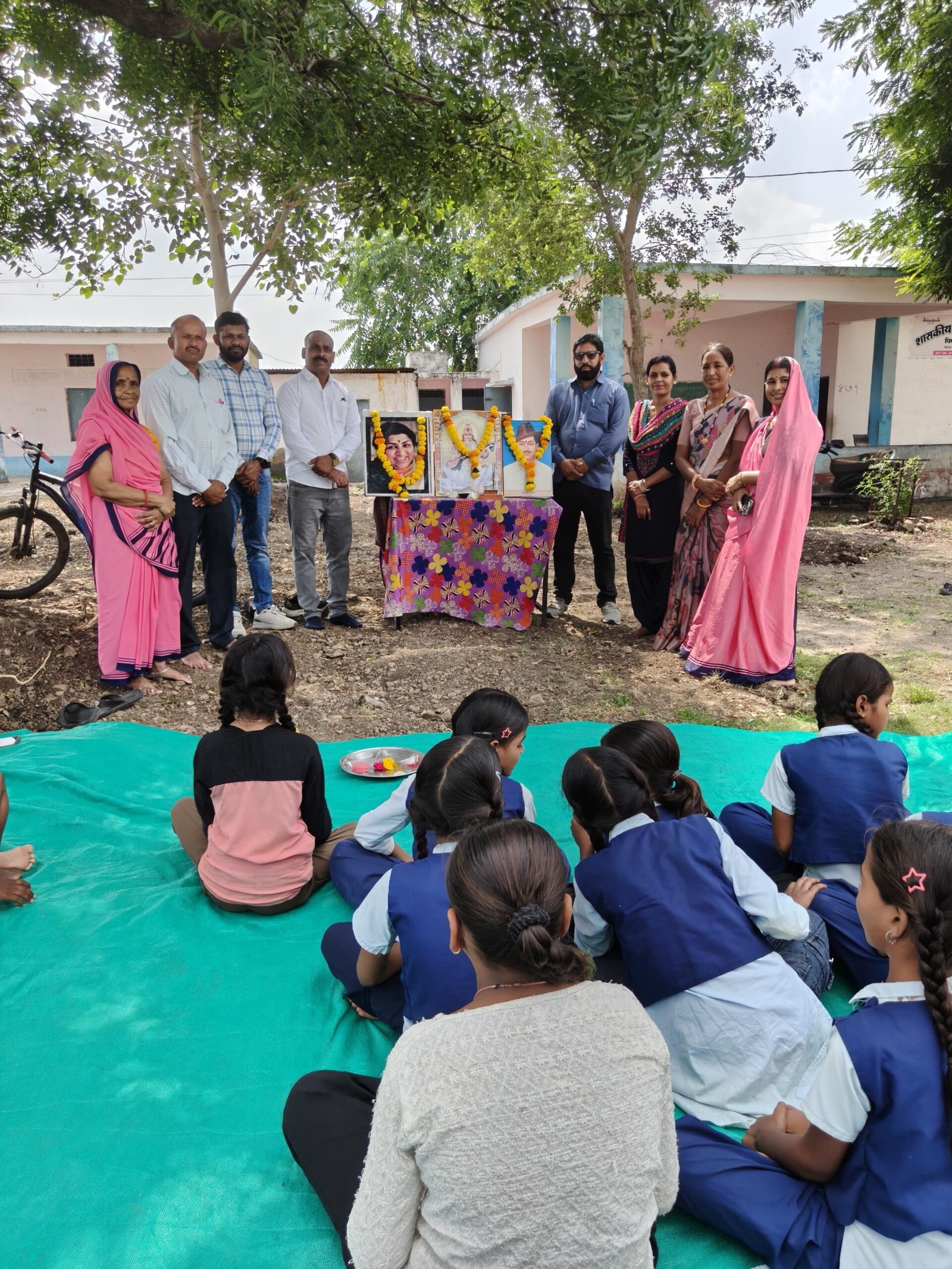 शासकीय एकीकृत माध्यमिक विद्यालय पिपलिया -सिसोदिया में मनाई गई भगत सिंह और लता जी की जयंती।