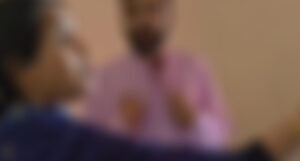 पत्नी ने होटल में रंगरेलियां मनाते पति को रंगे हाथों पकड़ा, थप्पड़ जड़ते हुए बोली- ‘मेरे साथ लव मैरिज की है’; वीडियो वायरल