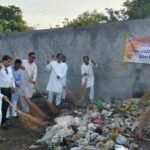 भाजपा अल्पसंख्यक मोर्चा रतलाम ने हजरत छोटू बादशाह दरगाह परिसर में चलाया स्वच्छता अभियान