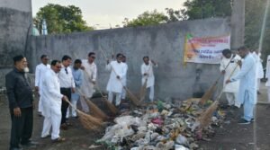 भाजपा अल्पसंख्यक मोर्चा रतलाम ने हजरत छोटू बादशाह दरगाह परिसर में चलाया स्वच्छता अभियान