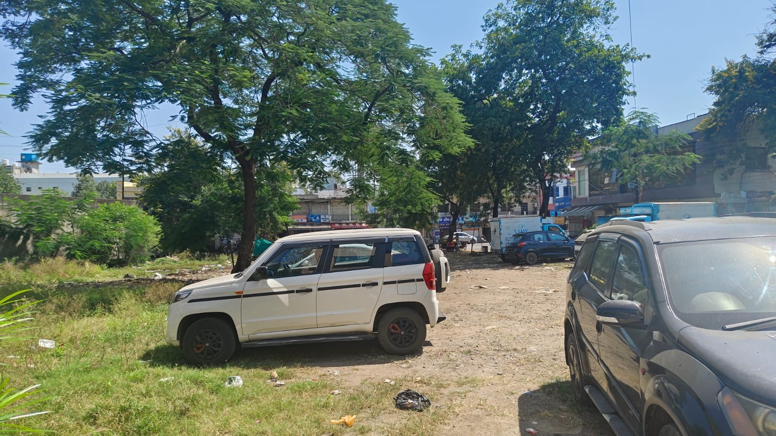 रतलाम के वार्ड 34 में खुली भूमि पर अवैध कब्जा व गंदगी का बोलबाला, क्षेत्रवासियों ने बगीचा बनाने की उठाई मांग