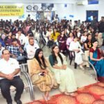 रॉयल कॉलेज में नवप्रवेशित फार्मेसी विद्यार्थियों का फूलों और गीतों से हुआ भव्य स्वागत; चेयरमैन प्रमोद गुगालिया ने दिए सफलता के मूलमंत्र