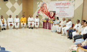 मुख्यमंत्री डॉ. मोहन यादव के बाद महामहिम राज्यपाल थावरचंद गेहलोत ने कैबिनेट मंत्री चेतन्य काश्यप की मातुश्री तेजकुंवर बाई काश्यप को दी श्रद्धांजलि