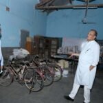 विद्यालय में शत-प्रतिशत पुस्तक वितरण नहीं होने पर कलेक्टर ने जताई नाराजगी, डीईओ को जांच कर कार्रवाई के दिए निर्देश