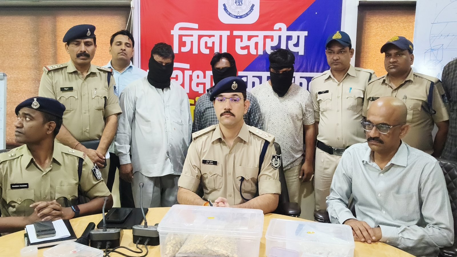 रतलाम में अंतरराज्यीय ठग गिरोह का पर्दाफाश: तीन महिलाओं समेत छह आरोपी गिरफ्तार