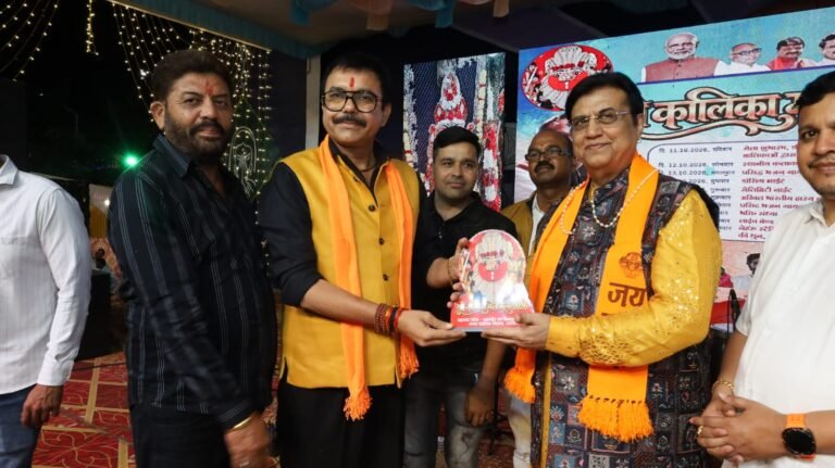 विपिन सचदेवा के भजनों व गीतों को नागरिकों ने सराहा