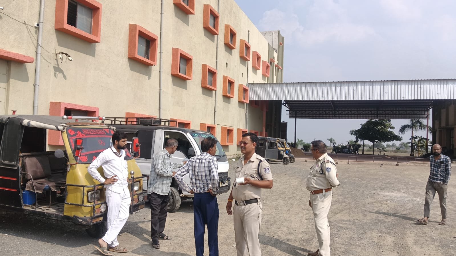 स्कूली विद्यार्थियों की सुरक्षा सुनिश्चित करने हेतु यातायात पुलिस जावरा की सघन जांच एवं वैधानिक कार्रवाई