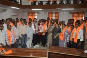 नागरिकों की खुशी के अनुरूप कार्य करें निगम अधिकारी, कर्मचारी व ठेकेदार-प्रहलाद पटेल