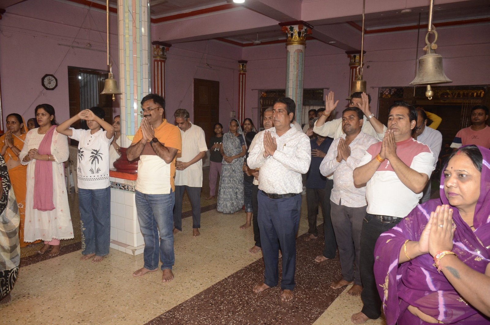 शरद पूर्णिमा पर गीता मंदिर में भक्ति की रात, भगवान कृष्ण की आरती में उमड़े श्रद्धालु