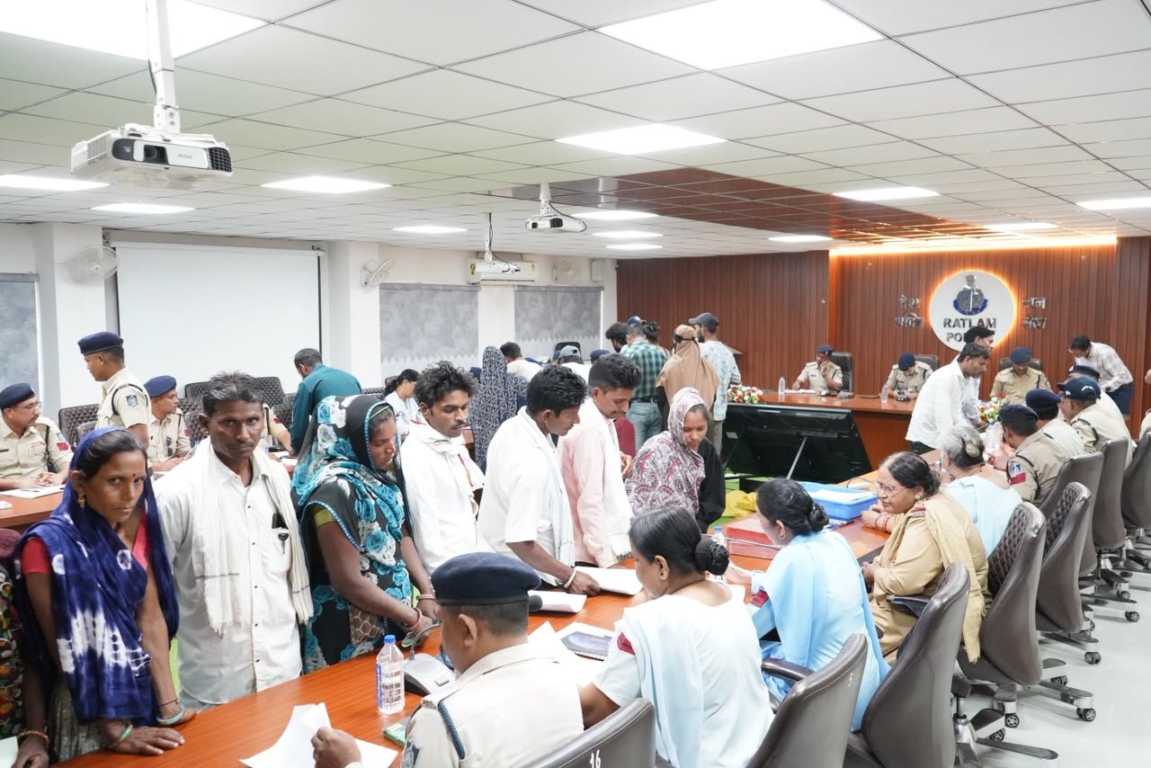 पुलिस अधीक्षक कार्यालय में जनसुनवाई — 38 आवेदकों की शिकायतें सुनकर त्वरित निराकरण के निर्देश